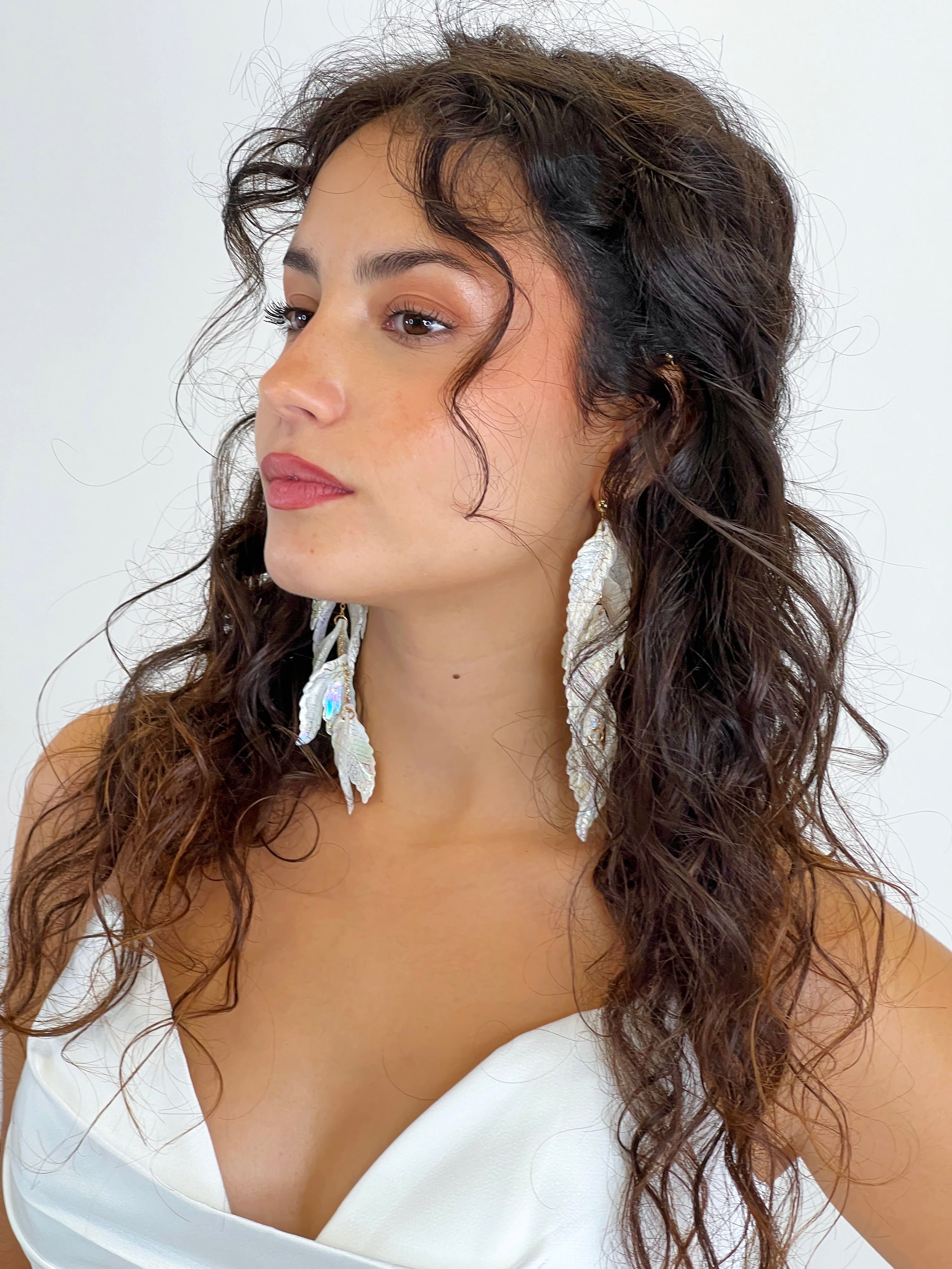 Pendientes hojas blanco